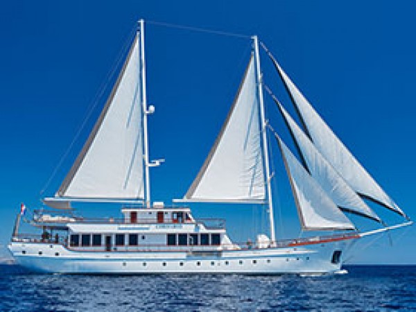 Sailing Yacht Corsario